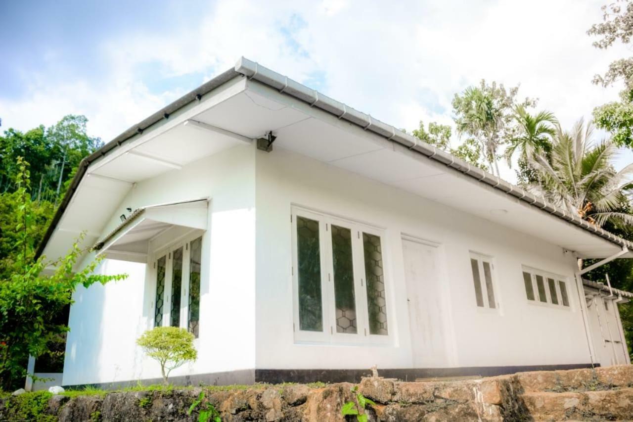 Green Energy Eco Bungalow Sinharaja Bagian luar foto